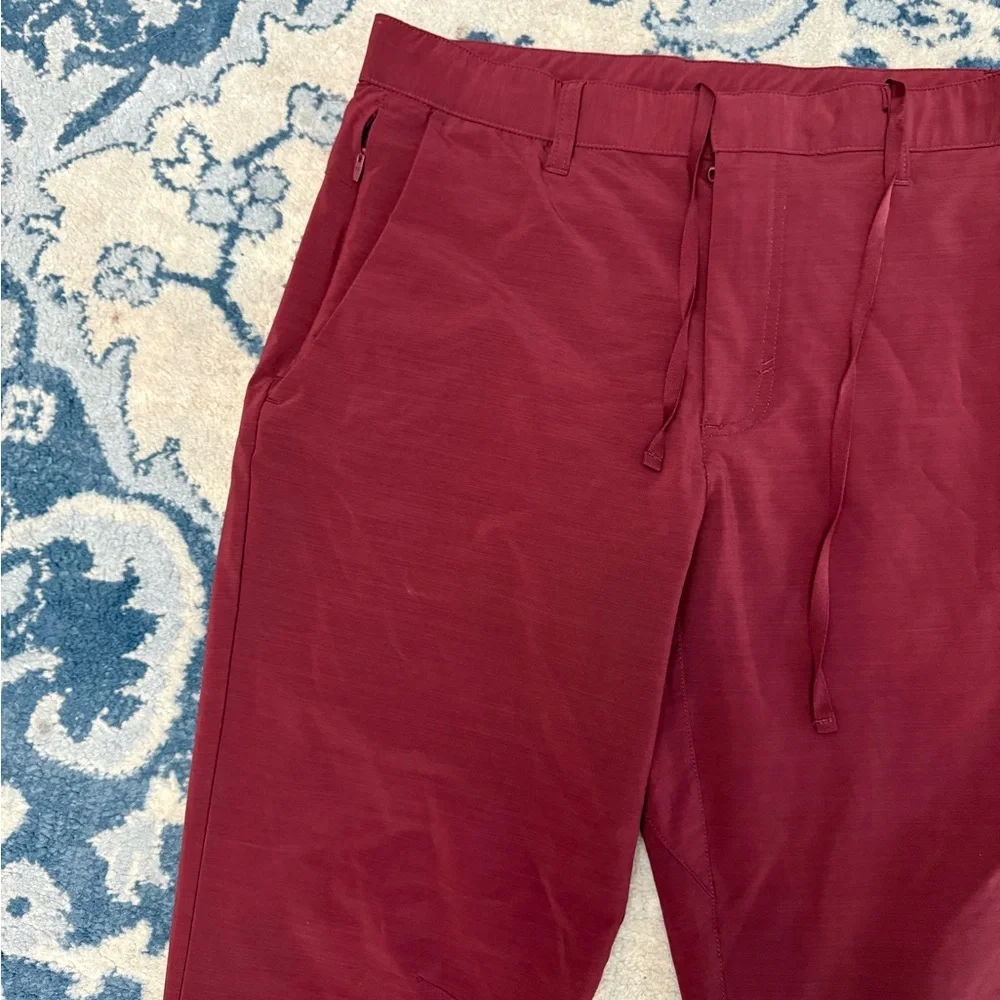 FABLETICS Men's Comfortable Bold Red Chinos Only Pant Classic Fit Size Small